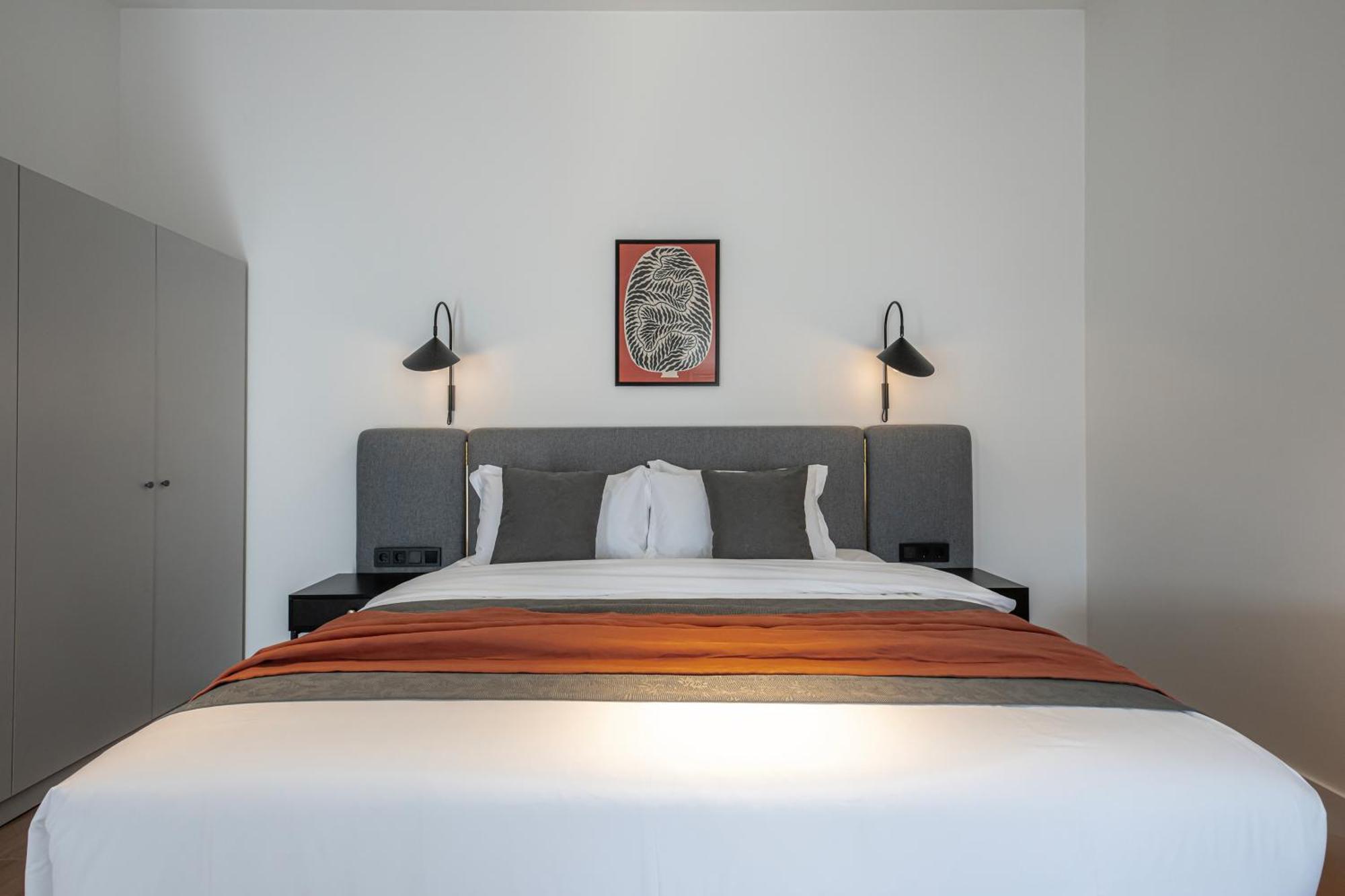 Design 301 Apartment *